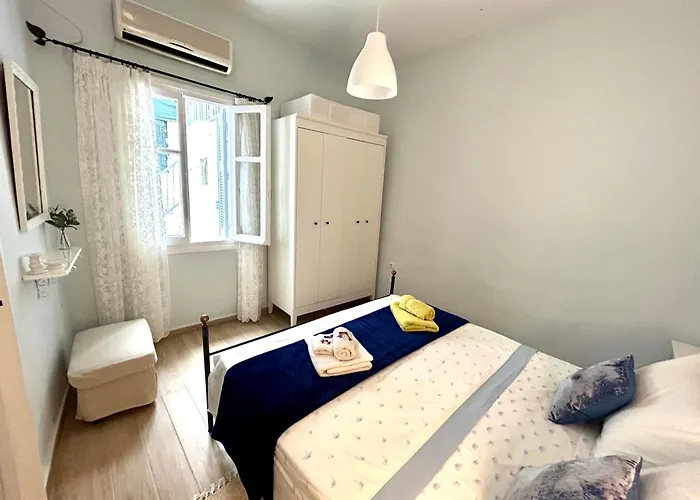 Cozy House With Backyard At Iraklio Attikis